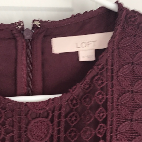 LOFT Burgundy Lace Short Sleeved Shift Dress - Picture 4 of 4